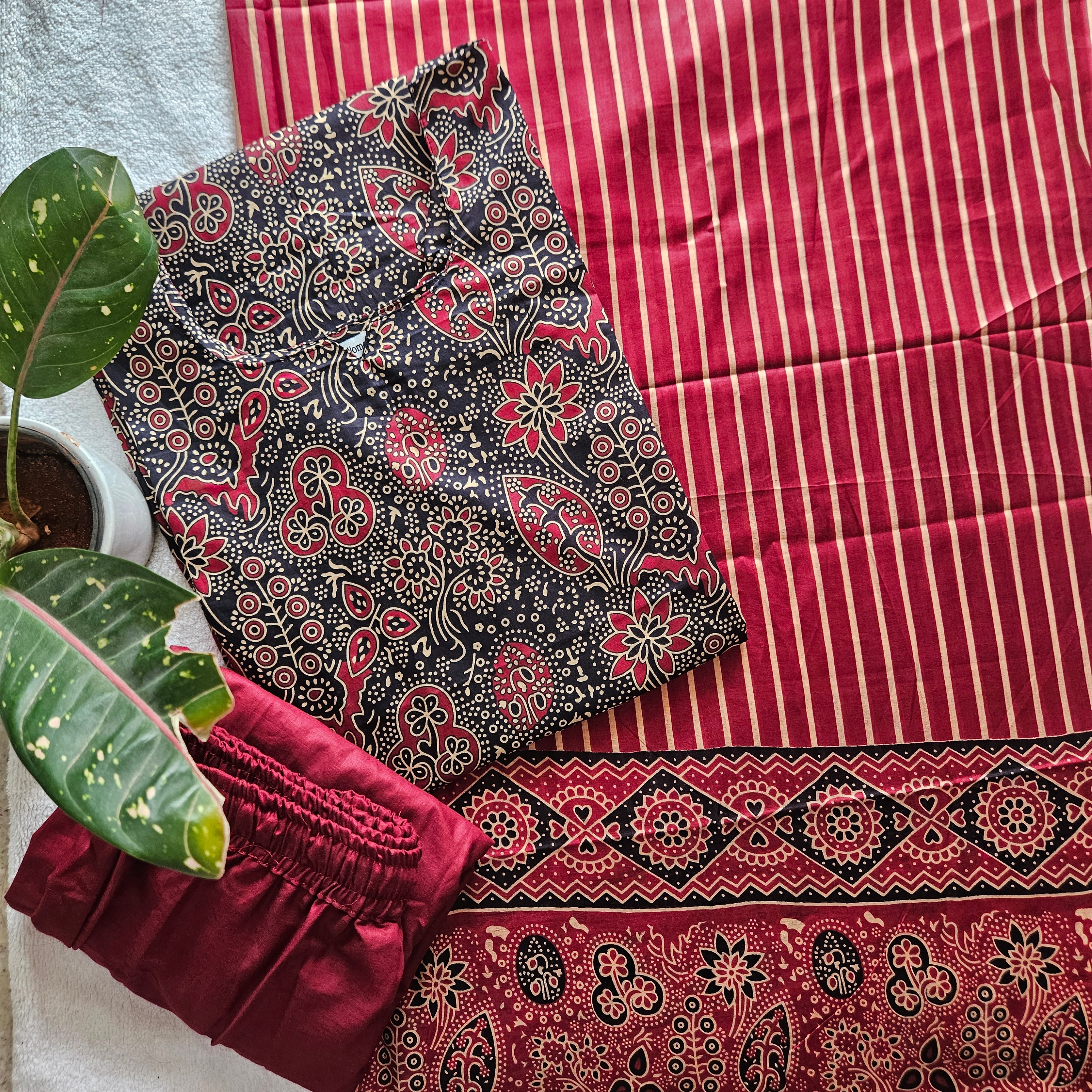 AJ00022-Ajrakh (Black with Red) 3-piece set