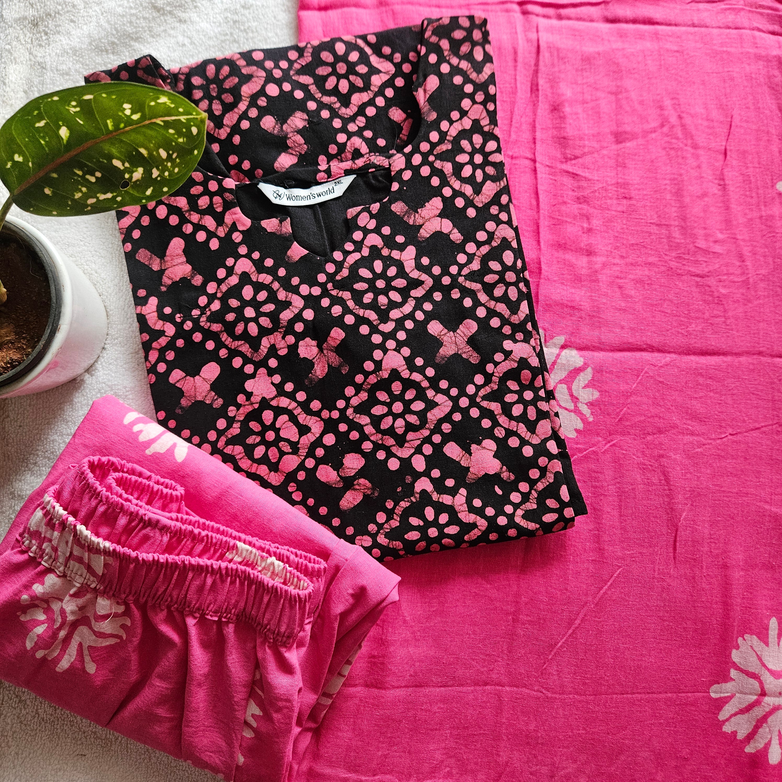 BAT0163-16th Batch-Battiq (Black with pink) 3-piece set