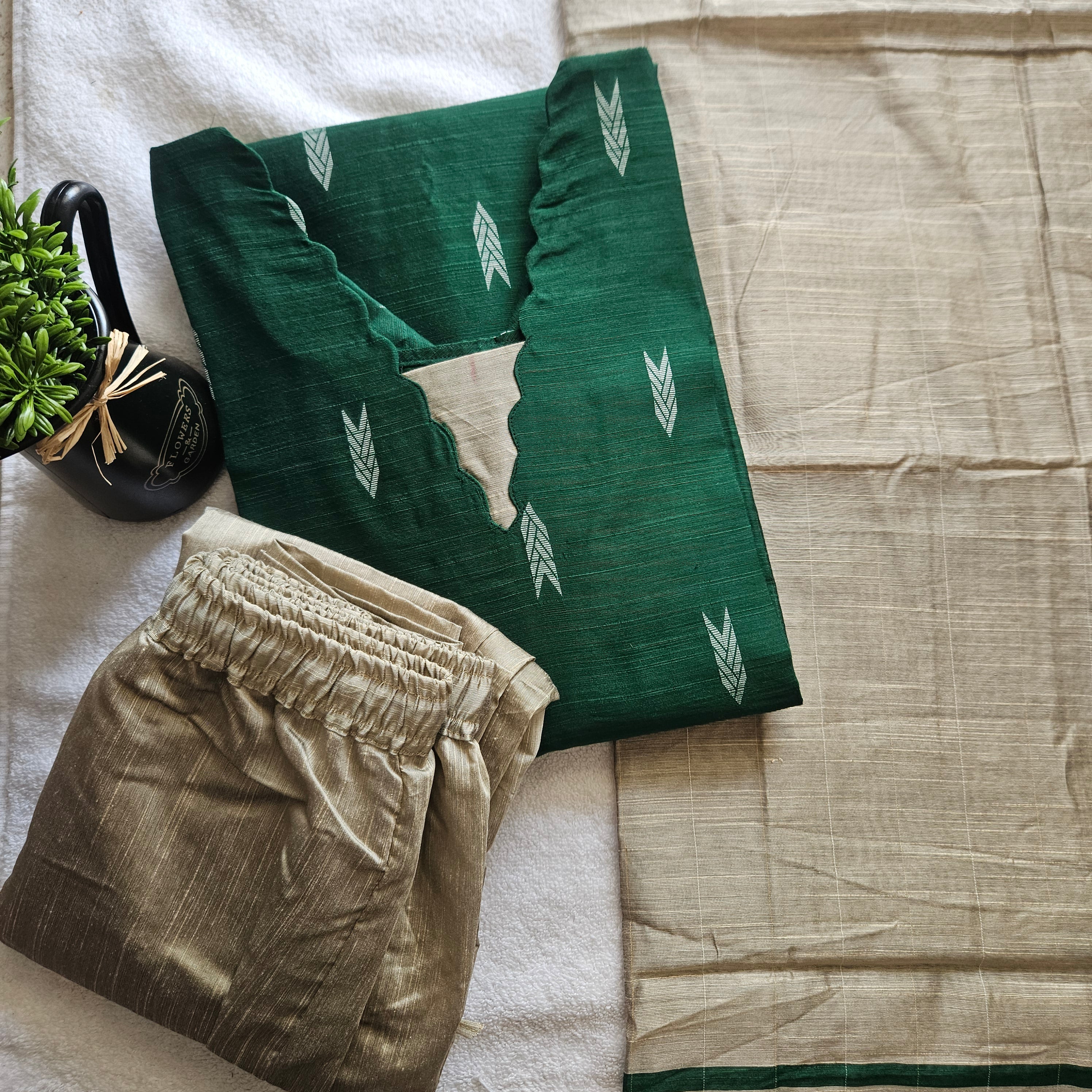 RS0025- Raw silk (Rani pink with Beige) -3- piece set with full Linning