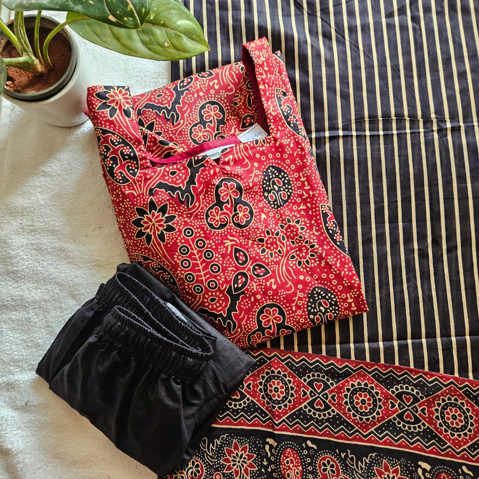 AJ00018-Ajrakh (Red with black) 3-piece set