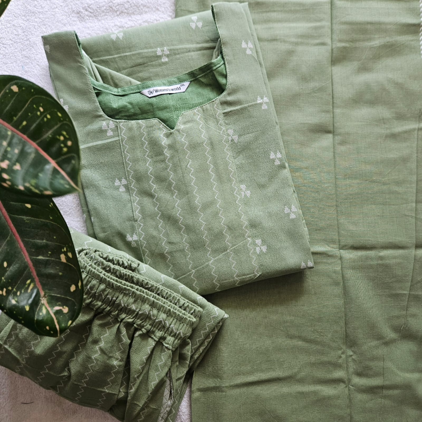 HC0052 - Handloom cotton-3-piece set (Pista Green)