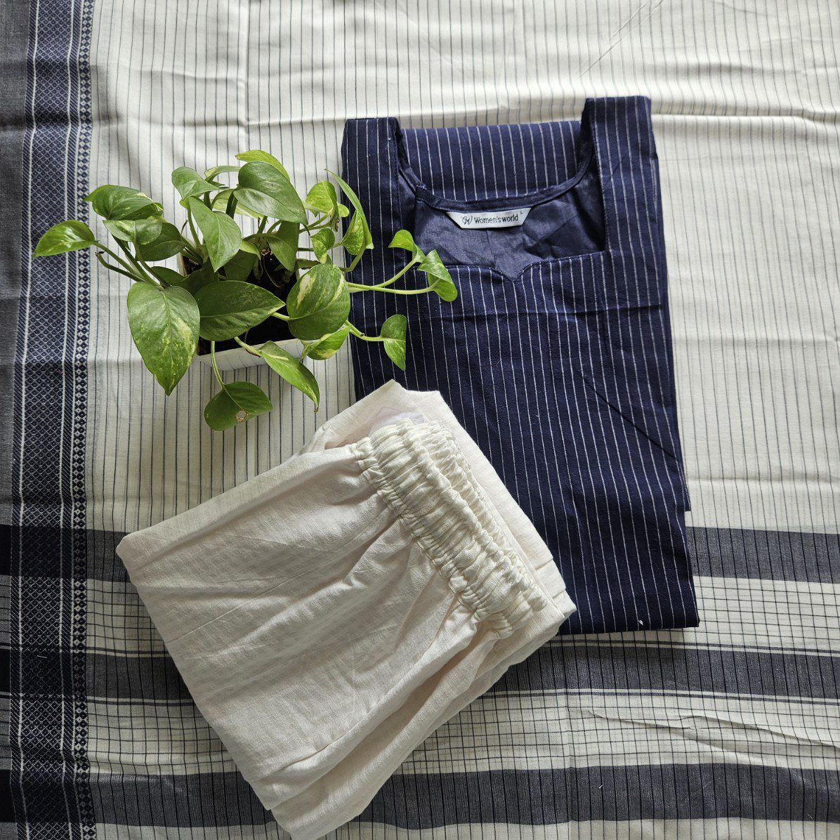 HC006-Handloom cotton (Navy blue with white) 3- piece set